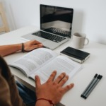 Vzdelávanie realitných agentov v realitnej kancelárii RE/MAX: Cesta k profesionálnemu úspechu